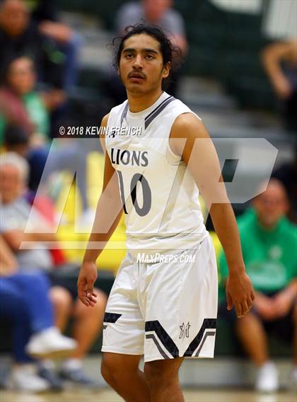 Thumbnail 3 in St. Mary's vs. Mountain View (Holiday Invitational Tournament) photogallery.