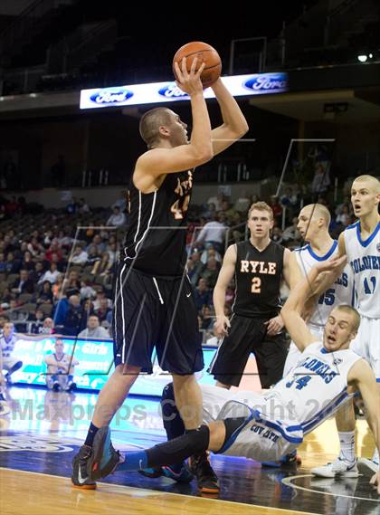 Thumbnail 2 in Ryle vs Covington Catholic (KHSAA Ninth Region) photogallery.