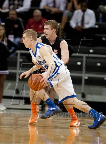 Thumbnail 1 in Ryle vs Covington Catholic (KHSAA Ninth Region) photogallery.