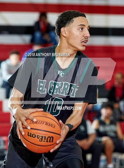 Thumbnail 1 in El Cerrito vs. Rosemont (Cordova Christmas Classic) photogallery.