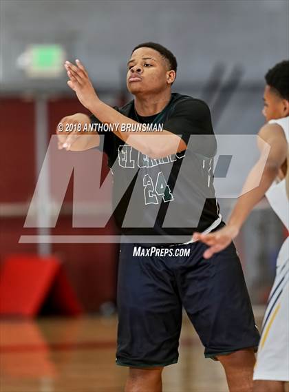 Thumbnail 2 in El Cerrito vs. Rosemont (Cordova Christmas Classic) photogallery.