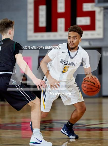 Thumbnail 1 in El Cerrito vs. Rosemont (Cordova Christmas Classic) photogallery.