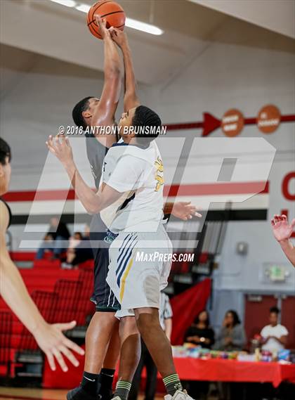 Thumbnail 1 in El Cerrito vs. Rosemont (Cordova Christmas Classic) photogallery.