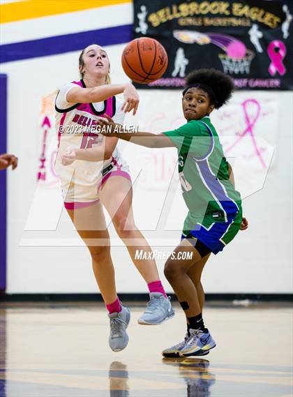 Thumbnail 2 in Chaminade Julienne Catholic @ Bellbrook (Scrimmage) photogallery.