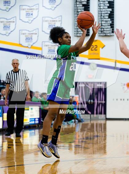 Thumbnail 3 in Chaminade Julienne Catholic @ Bellbrook (Scrimmage) photogallery.