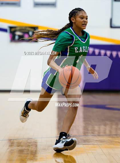 Thumbnail 2 in Chaminade Julienne Catholic @ Bellbrook (Scrimmage) photogallery.