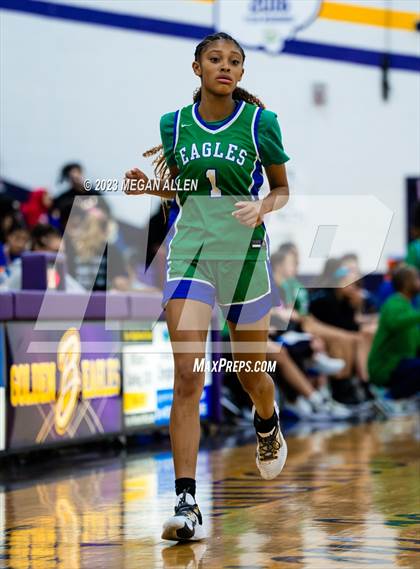 Thumbnail 3 in Chaminade Julienne Catholic @ Bellbrook (Scrimmage) photogallery.