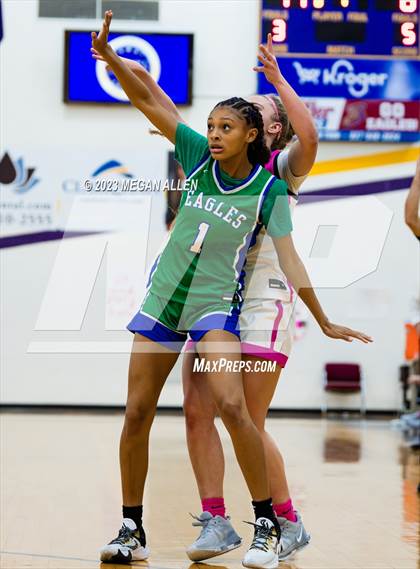 Thumbnail 3 in Chaminade Julienne Catholic @ Bellbrook (Scrimmage) photogallery.