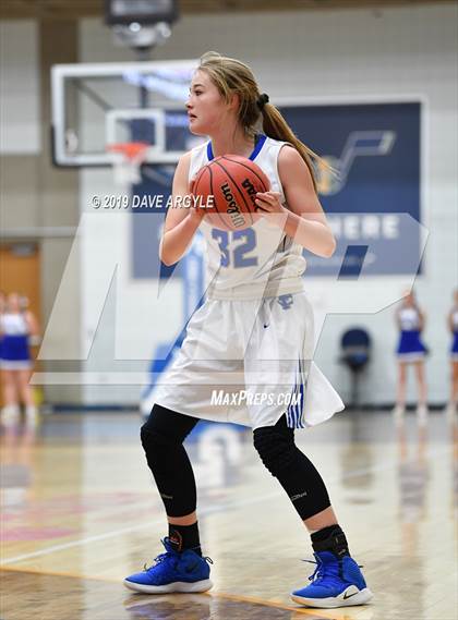 Thumbnail 3 in Fremont vs. American Fork (UHSAA 6A First Round) photogallery.