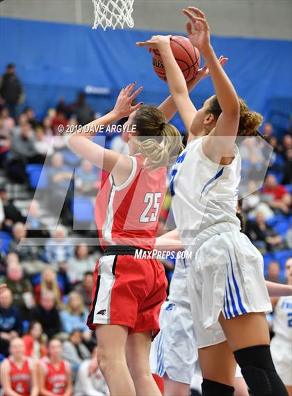 Thumbnail 2 in Fremont vs. American Fork (UHSAA 6A First Round) photogallery.