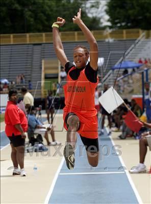 Thumbnail 1 in NCHSAA 2A State Championships (Boys Field Events) photogallery.