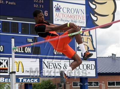 Thumbnail 2 in NCHSAA 2A State Championships (Boys Field Events) photogallery.