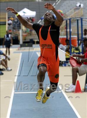 Thumbnail 1 in NCHSAA 2A State Championships (Boys Field Events) photogallery.