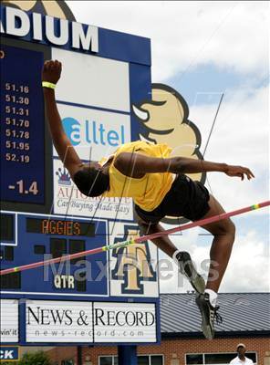 Thumbnail 2 in NCHSAA 2A State Championships (Boys Field Events) photogallery.