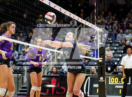 Thumbnail 2 in Liberty Hill vs. Reedy (UIL 5A Semifinal) photogallery.