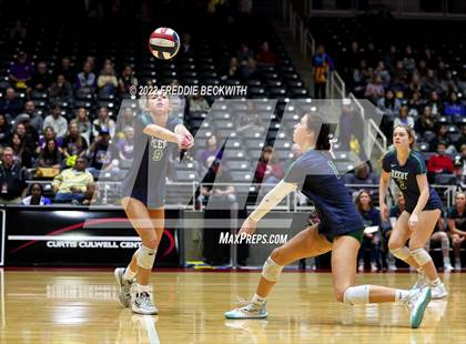 Thumbnail 2 in Liberty Hill vs. Reedy (UIL 5A Semifinal) photogallery.