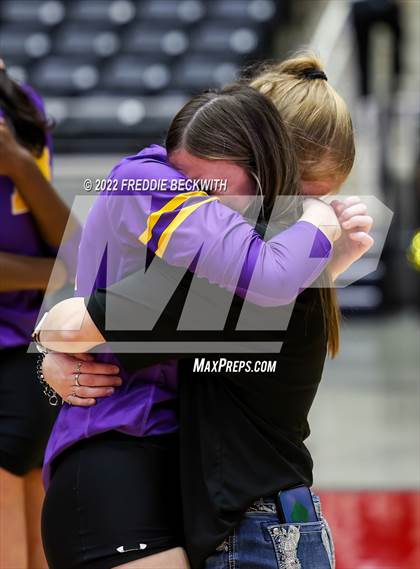 Thumbnail 3 in Liberty Hill vs. Reedy (UIL 5A Semifinal) photogallery.