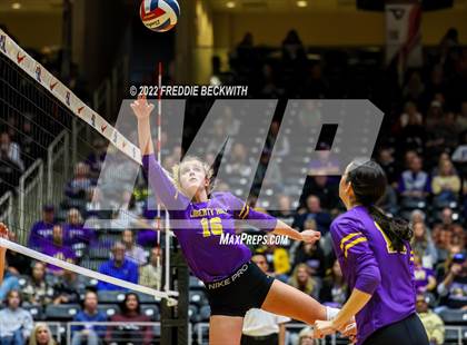 Thumbnail 3 in Liberty Hill vs. Reedy (UIL 5A Semifinal) photogallery.
