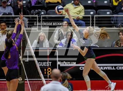 Thumbnail 3 in Liberty Hill vs. Reedy (UIL 5A Semifinal) photogallery.