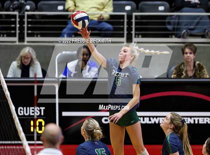 Thumbnail 2 in Liberty Hill vs. Reedy (UIL 5A Semifinal) photogallery.