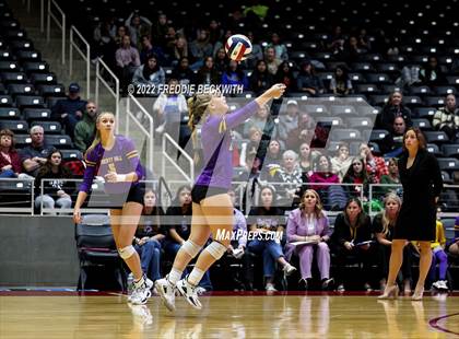 Thumbnail 1 in Liberty Hill vs. Reedy (UIL 5A Semifinal) photogallery.