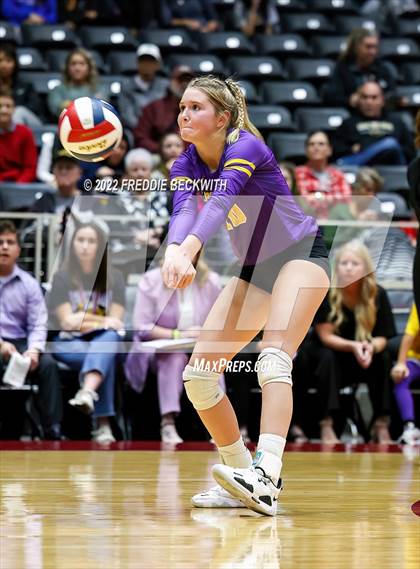 Thumbnail 3 in Liberty Hill vs. Reedy (UIL 5A Semifinal) photogallery.