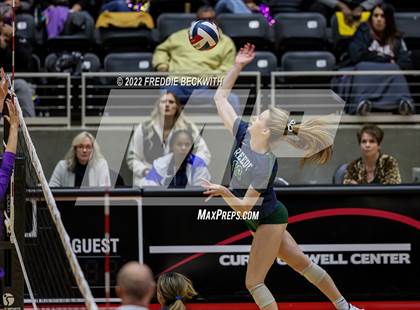 Thumbnail 2 in Liberty Hill vs. Reedy (UIL 5A Semifinal) photogallery.
