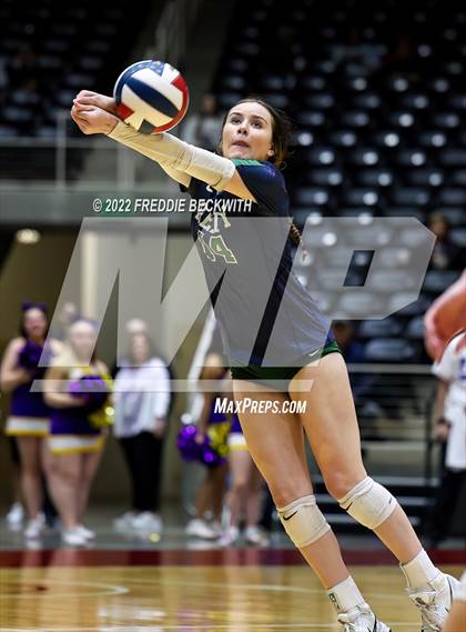 Thumbnail 1 in Liberty Hill vs. Reedy (UIL 5A Semifinal) photogallery.