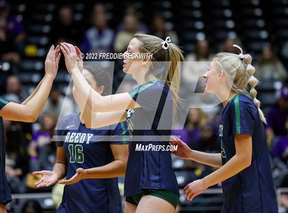 Thumbnail 2 in Liberty Hill vs. Reedy (UIL 5A Semifinal) photogallery.