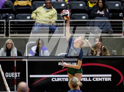 Thumbnail 2 in Liberty Hill vs. Reedy (UIL 5A Semifinal) photogallery.