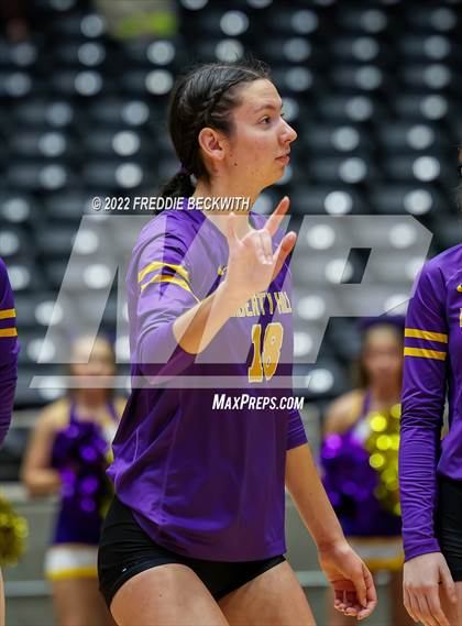 Thumbnail 2 in Liberty Hill vs. Reedy (UIL 5A Semifinal) photogallery.