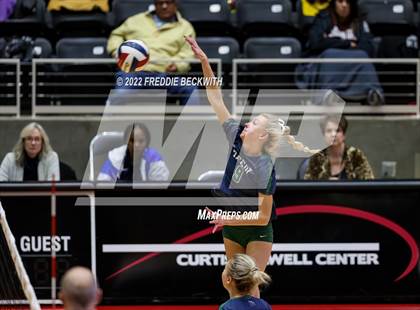 Thumbnail 3 in Liberty Hill vs. Reedy (UIL 5A Semifinal) photogallery.