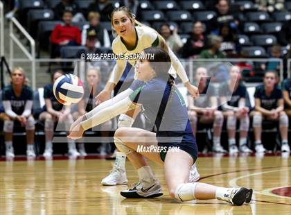 Thumbnail 2 in Liberty Hill vs. Reedy (UIL 5A Semifinal) photogallery.