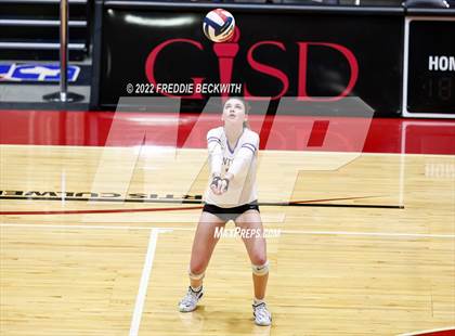 Thumbnail 1 in Liberty Hill vs. Reedy (UIL 5A Semifinal) photogallery.