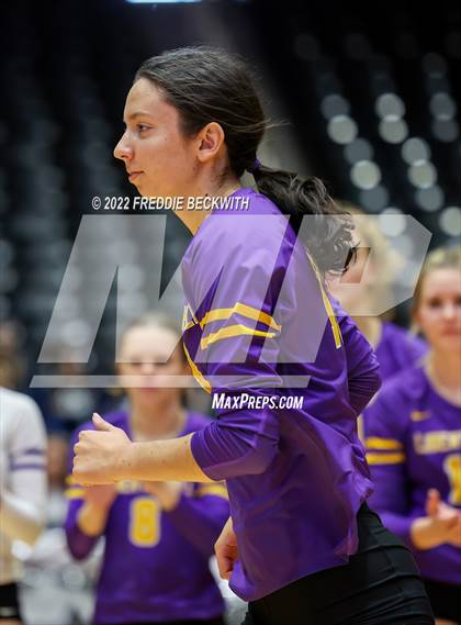 Thumbnail 3 in Liberty Hill vs. Reedy (UIL 5A Semifinal) photogallery.
