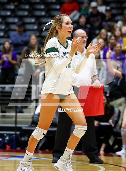 Thumbnail 2 in Liberty Hill vs. Reedy (UIL 5A Semifinal) photogallery.
