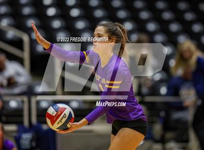 Thumbnail 2 in Liberty Hill vs. Reedy (UIL 5A Semifinal) photogallery.