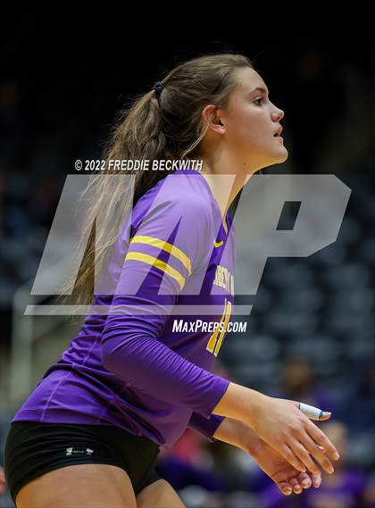 Thumbnail 2 in Liberty Hill vs. Reedy (UIL 5A Semifinal) photogallery.