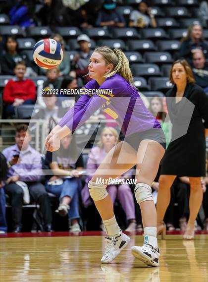 Thumbnail 3 in Liberty Hill vs. Reedy (UIL 5A Semifinal) photogallery.