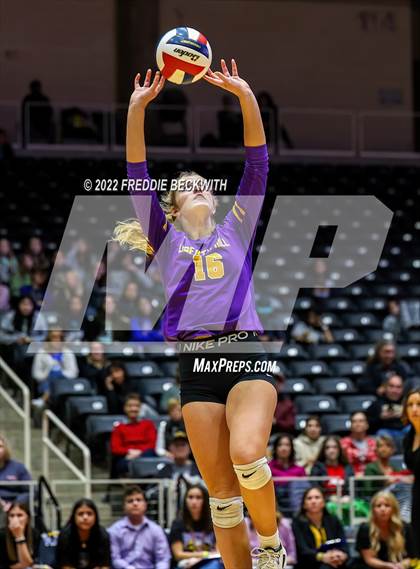 Thumbnail 3 in Liberty Hill vs. Reedy (UIL 5A Semifinal) photogallery.