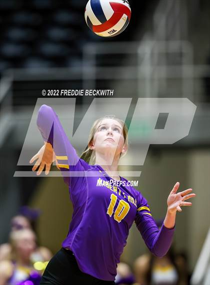 Thumbnail 3 in Liberty Hill vs. Reedy (UIL 5A Semifinal) photogallery.