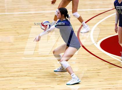 Thumbnail 2 in Liberty Hill vs. Reedy (UIL 5A Semifinal) photogallery.