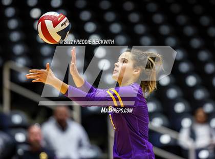 Thumbnail 3 in Liberty Hill vs. Reedy (UIL 5A Semifinal) photogallery.