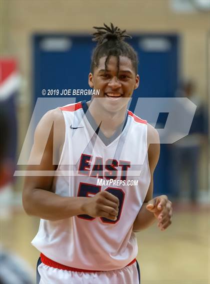 Thumbnail 1 in West vs East Bakersfield (Ralph Krave Memorial Tournament) photogallery.