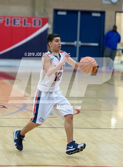 Thumbnail 3 in West vs East Bakersfield (Ralph Krave Memorial Tournament) photogallery.