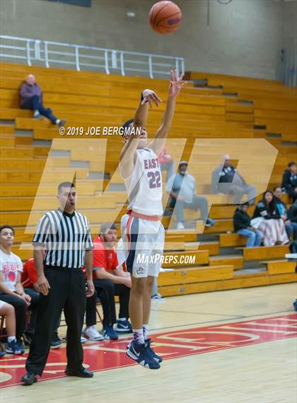 Thumbnail 3 in West vs East Bakersfield (Ralph Krave Memorial Tournament) photogallery.