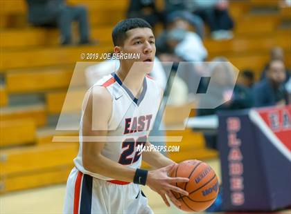 Thumbnail 2 in West vs East Bakersfield (Ralph Krave Memorial Tournament) photogallery.
