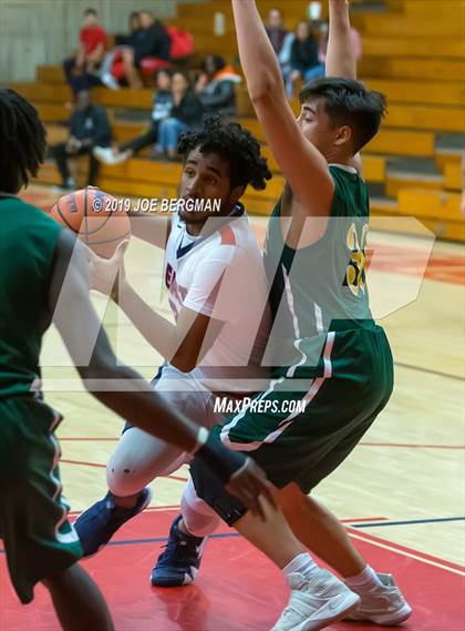Thumbnail 2 in West vs East Bakersfield (Ralph Krave Memorial Tournament) photogallery.