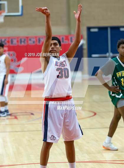 Thumbnail 2 in West vs East Bakersfield (Ralph Krave Memorial Tournament) photogallery.