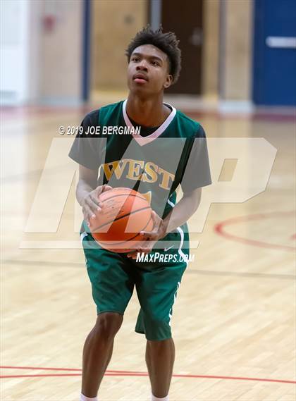 Thumbnail 3 in West vs East Bakersfield (Ralph Krave Memorial Tournament) photogallery.
